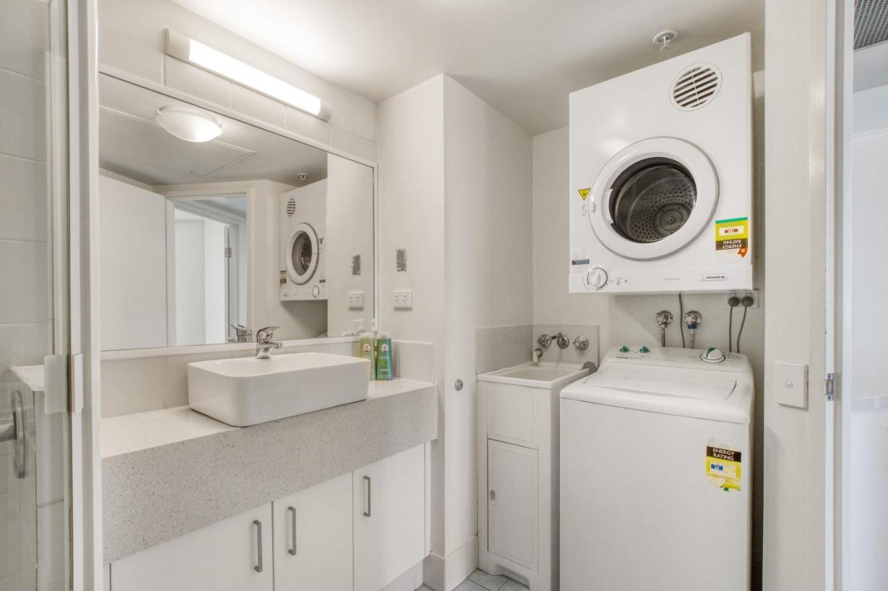 Apartment Ideal 1br Unit Near The With Pool Bbq And Wifi *